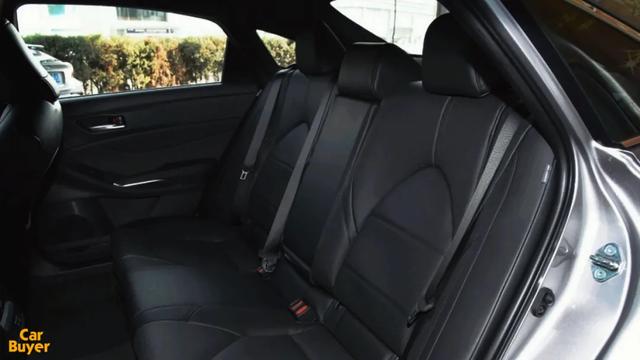 君越|君越VS亚洲龙：比空间、气场、质感，谁是B级车最高“绝对值”