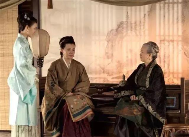 张艺谋|“盛老太太”曹翠芬：29岁出道，74岁走红，真正的“大器晚成”