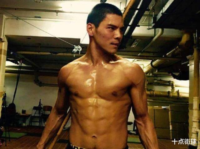 「向佐」健身20年的金钟国肾有问题，向佐的肾已70岁，都是因为蛋白粉吗？