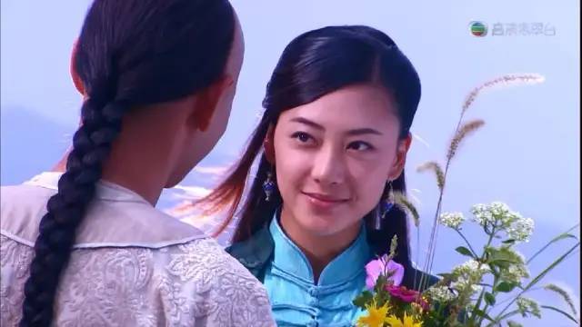 韦小宝|新版《鹿鼎记》刚开播，口碑跳崖式扑街，但剧中的老婆们真是幕了
