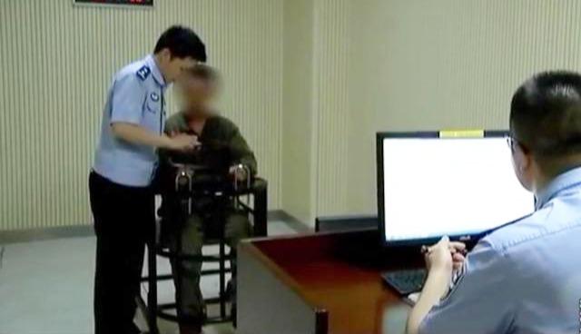 话晴空|网购钢管引起警方关注，嫌犯拒不透露钢管用途，电话录音暴露真相