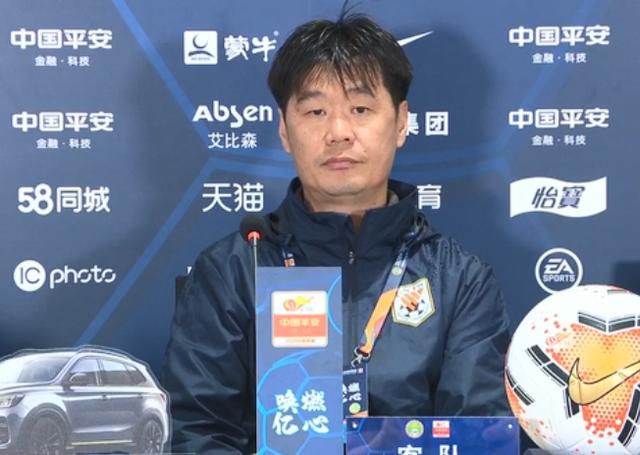 李霄鹏|陈科睿佩莱为何早早下场？李霄鹏赛后给出答案，直言刘彬彬不容易