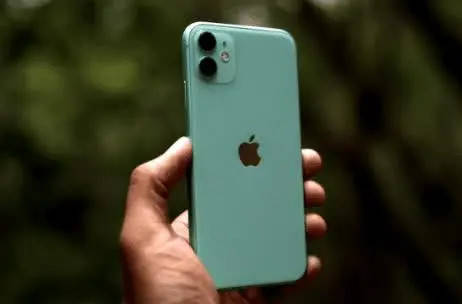 Google|库克再现神操作，不送耳机不算啥，连充电头都不送，粉丝：过分了