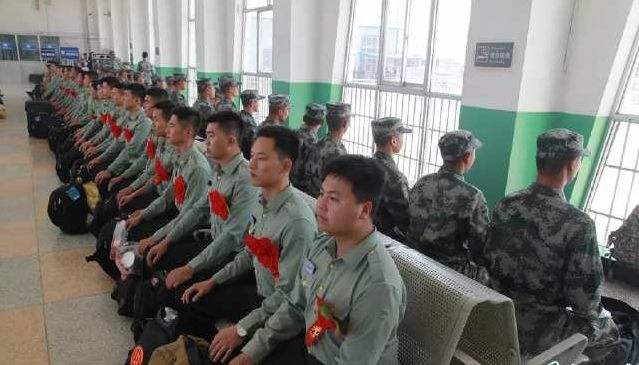 新兵|新兵入伍时，却发现农村兵越来越少，这是什么情况？原因让人深思