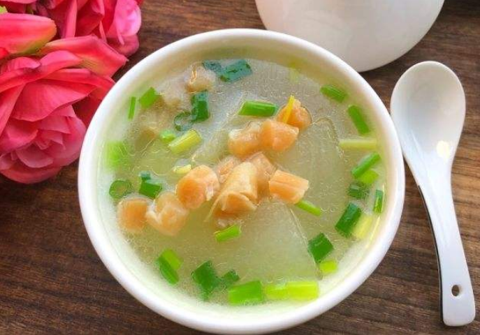 [冬瓜干贝汤]冬瓜和它是天生一对，多给家人喝此汤，补钙质，小肚子不鼓了