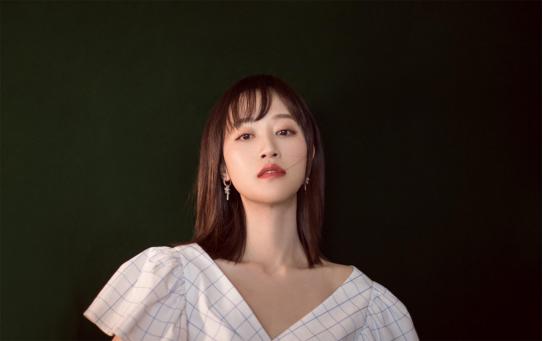 []“乘风破浪”的蓝盈莹，为何如此出彩？原来她在这些方面下了功夫