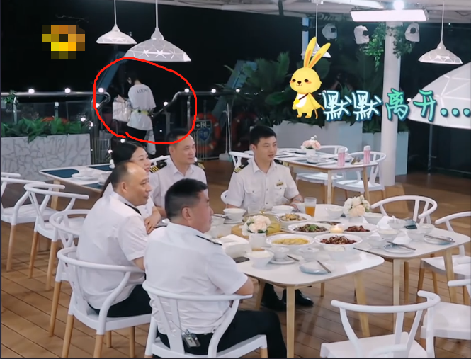 赵薇|《中餐厅》为何赵丽颖不如赵薇？个性短板暴露，职场中很难讨喜