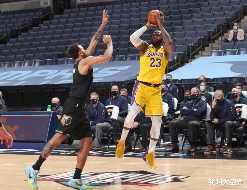 湖人队|湖人和篮网，谁的实力更强？球迷给出答案，且大局已定