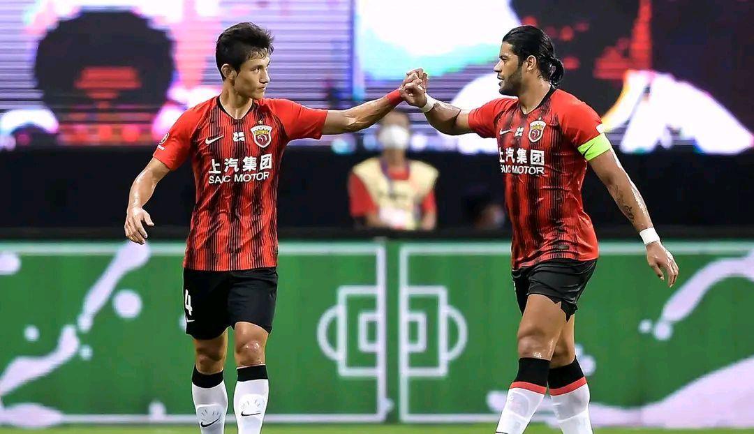 热刺|中超红黑榜：鲁能大包大揽 昏帅不懂规则？3本土2外援谁MVP你来评