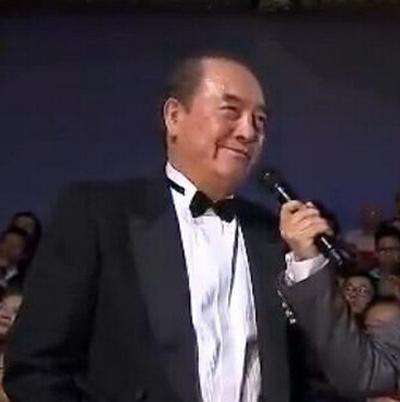 [古龙]他夺走舒淇“第一次”“害死”古龙，骂哭周星驰，娱乐圈无人惹