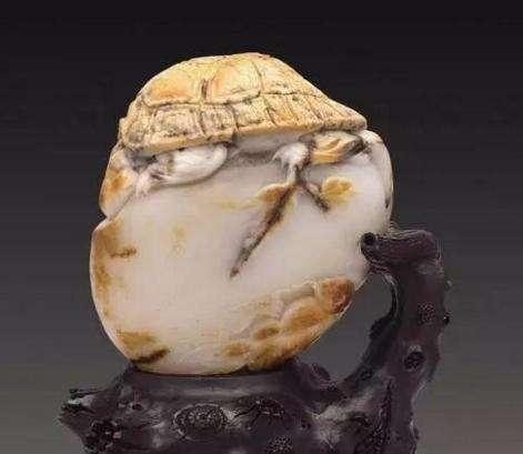 #老玩家#这种瑕疵很大的和田玉原石，老玩家们抢着买