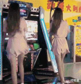 |妹子，你们头上戴着钢丝球在哪买的？哈哈