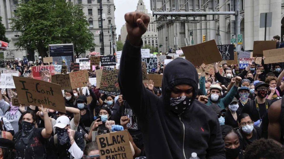 特斯拉▲【美国研究】?黄亚生：弱者的武器——从美国\抗议警察暴力执法\游行谈起