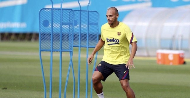 巴塞罗那|曝11场1球水货请求巴萨高层：若梅西离队，下赛季让我穿10号球衣