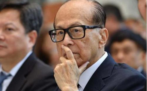 『华为』特朗普陷入疯狂，迫使英方拆除华为价值800亿基站，李嘉诚却哭了