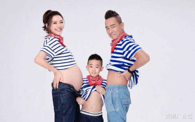 陈小春|陈小春晒小儿子正面照，祝大家六一儿童节快乐，并公开二胎的小名