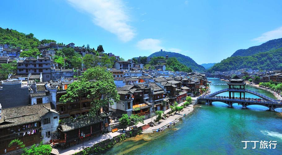 #凤凰古城#中国这个景区现在又免费了，之前门票住宿贵，很多人去了不愿再去