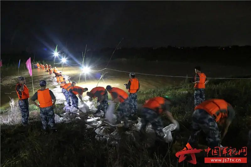 东部战区|危难时刻，人民子弟兵冲锋在前