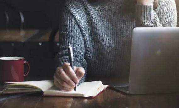 智商税|在利用信息差在互联网上赚钱之前,先别让人收智商税