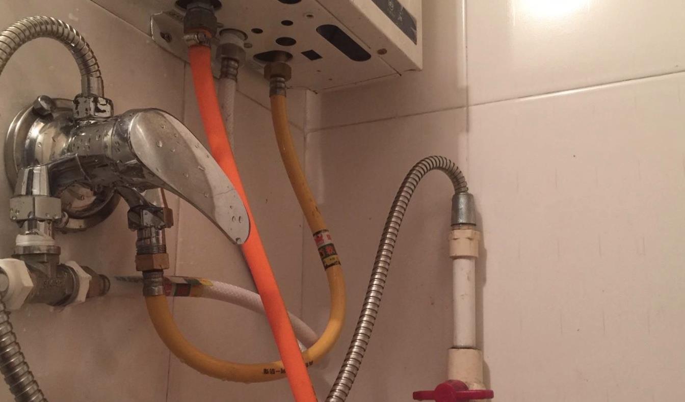「」燃气热水器什么时间安装？先安装热水器水路，还是先安装热水器？