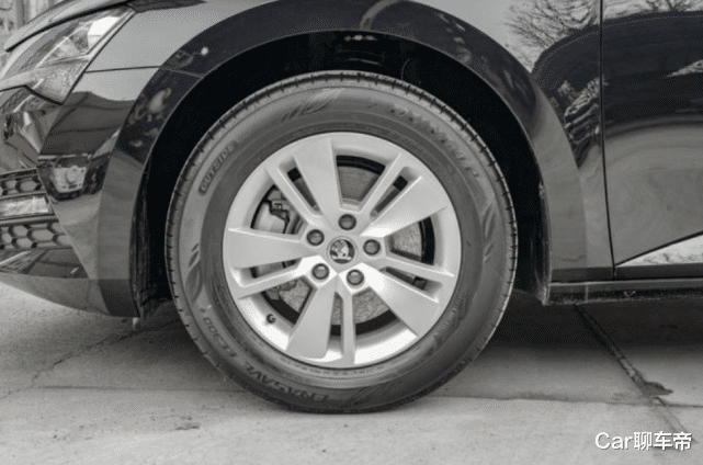 【大众汽车】大众最具性价B级车，从15.49万降至12万多，雅阁太贵就看它吧