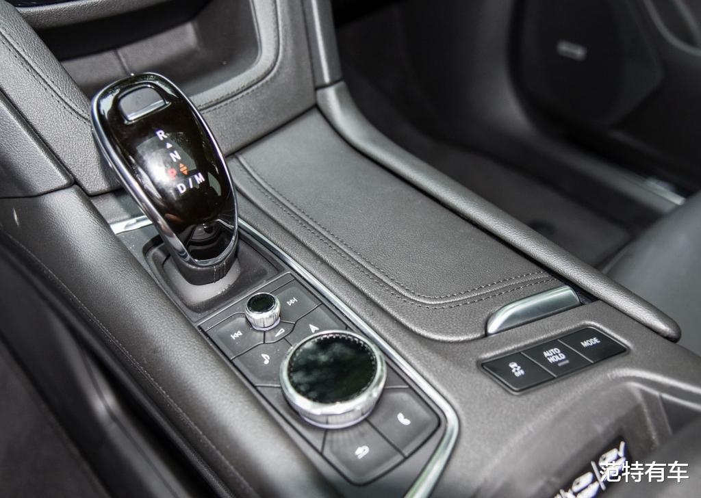 凯迪拉克|重达1.9吨，配V6引擎+全时四驱和托森锁，卖25.99万，奈何没人懂