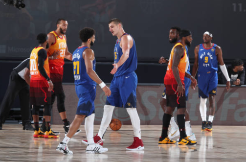 掘金队|拖入抢七！掘金新王轰50+5+6打崩最佳防守球员，1：3逼出23岁绝境黑马