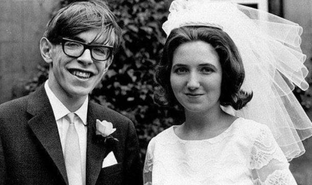 霍金@霍金是被外星人附体的吗?在他身上有三处疑点,真相即将浮出水面