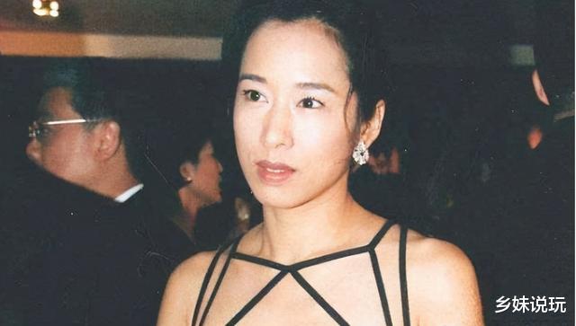 朱玲玲|罗康瑞:为娶郭晶晶婆婆抛弃原配,儿女无一人愿意继承百亿遗产