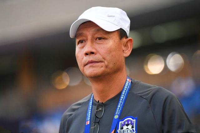 中超|泰达建业救火教练来了！非洲杯冠军主帅请缨，要帮助中超球队保级