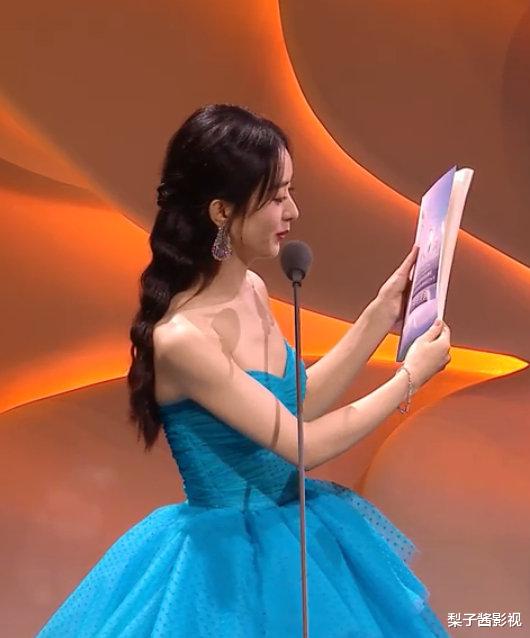 童谣|童谣摆脱章子怡，打败赵丽颖成为金鹰节最佳女演员，赵丽颖到底输在哪里？