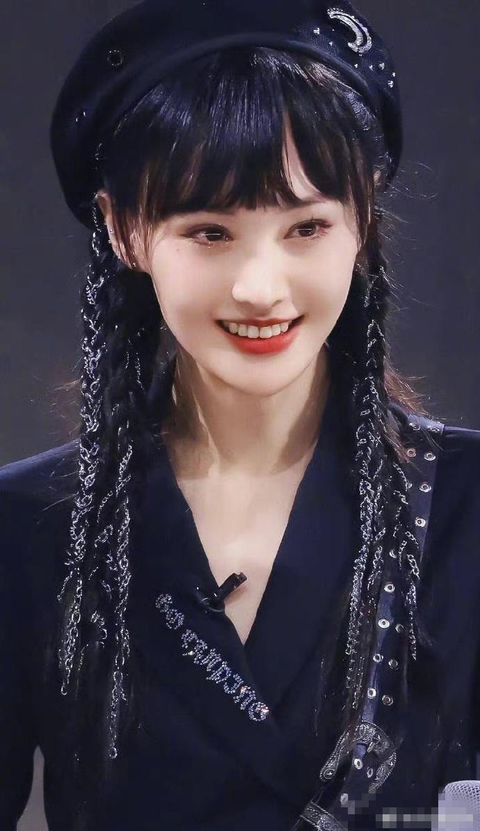 郑爽|她看起来那么单纯无公害，在评价郑爽的问题上针针见血显人性