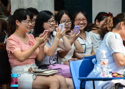 『教师』乡镇女教师缘何成为“剩女”，她们从抢手到无人问津，发生了什么