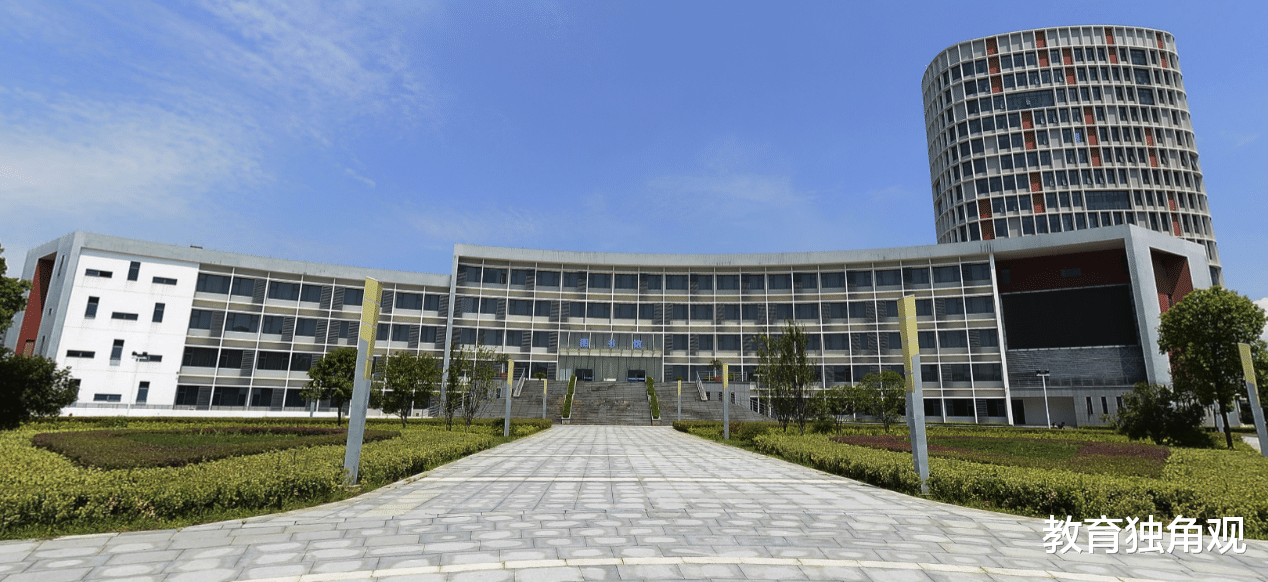 大学|公办专科院校的“领先者”,公认的全国前四名,学费不贵分数低