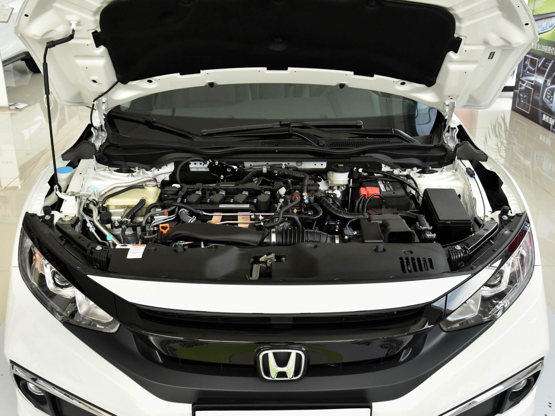 新车|动力越强越舒服，本田思域实车，1.5T爆177马力超越朗逸，价格15万