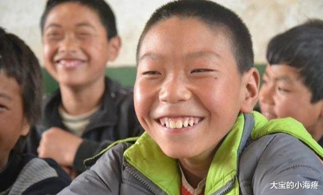 [脑回路]小学生\倒数第一\试卷火了，老师边改边笑：孩子脑回路太清奇了