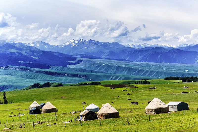 新疆维吾尔自治区|世界唯一能看到九个太阳的地方，已迎来最美季节！必须要去一次！