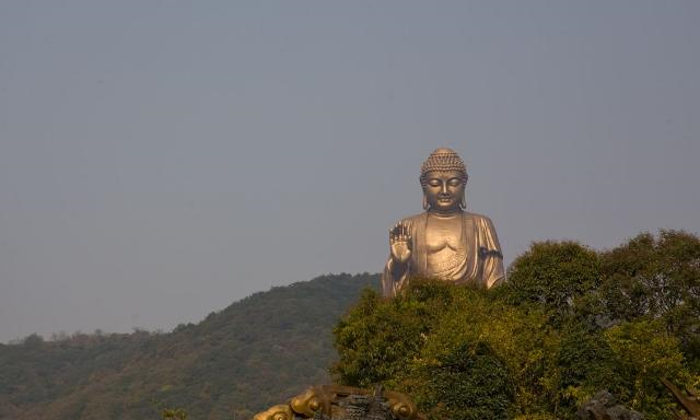 灵山大佛|江苏又一景区“凉凉”？耗资21亿的5A景区，因消费高成为“空城”