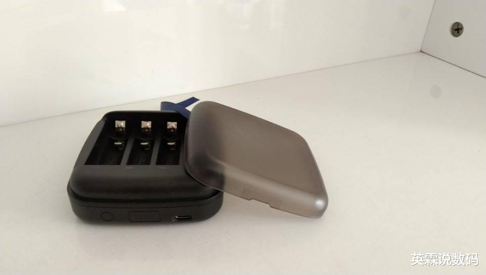 电池|熊孩子玩具电池不怕没电了！XTAR ET4S充电器之体验