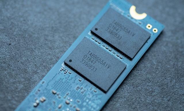 |QLC颗粒是不是垃圾？镁光：别人是，我家的不是