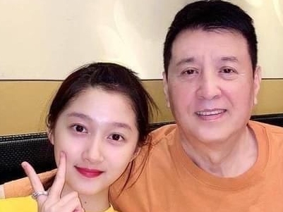 关晓彤|关晓彤姐姐关晓丹早已离世4年?咋只见好友哀悼送行,家人竟一切如常