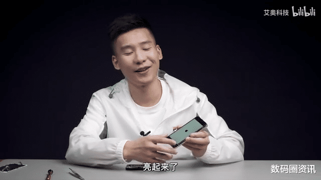 『iPhone SE』iPhone SE揭开库克的遮羞布，零件和苹果8基本通用，苹果套娃石锤！