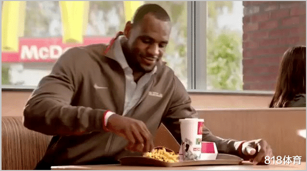 『高校』不务正业!詹皇商业代言收入17.5亿美元,是17年NBA生涯薪资4倍