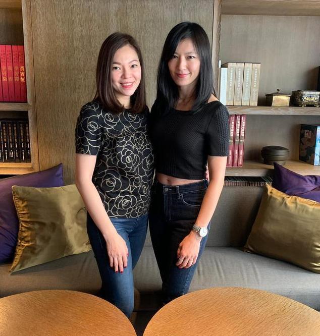 刘真:刘真设灵第三天,她的好朋友来了:林熙蕾、曾馨莹手牵手步入灵堂