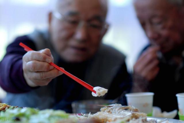 高血脂|高血脂的\祸根\，并不是肥肉，此物天天吃，多数人忽略了
