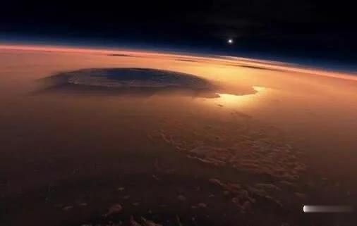 「火星」火星发现“铁拐李”,瘸着腿在狂奔,专家被彻底震撼!