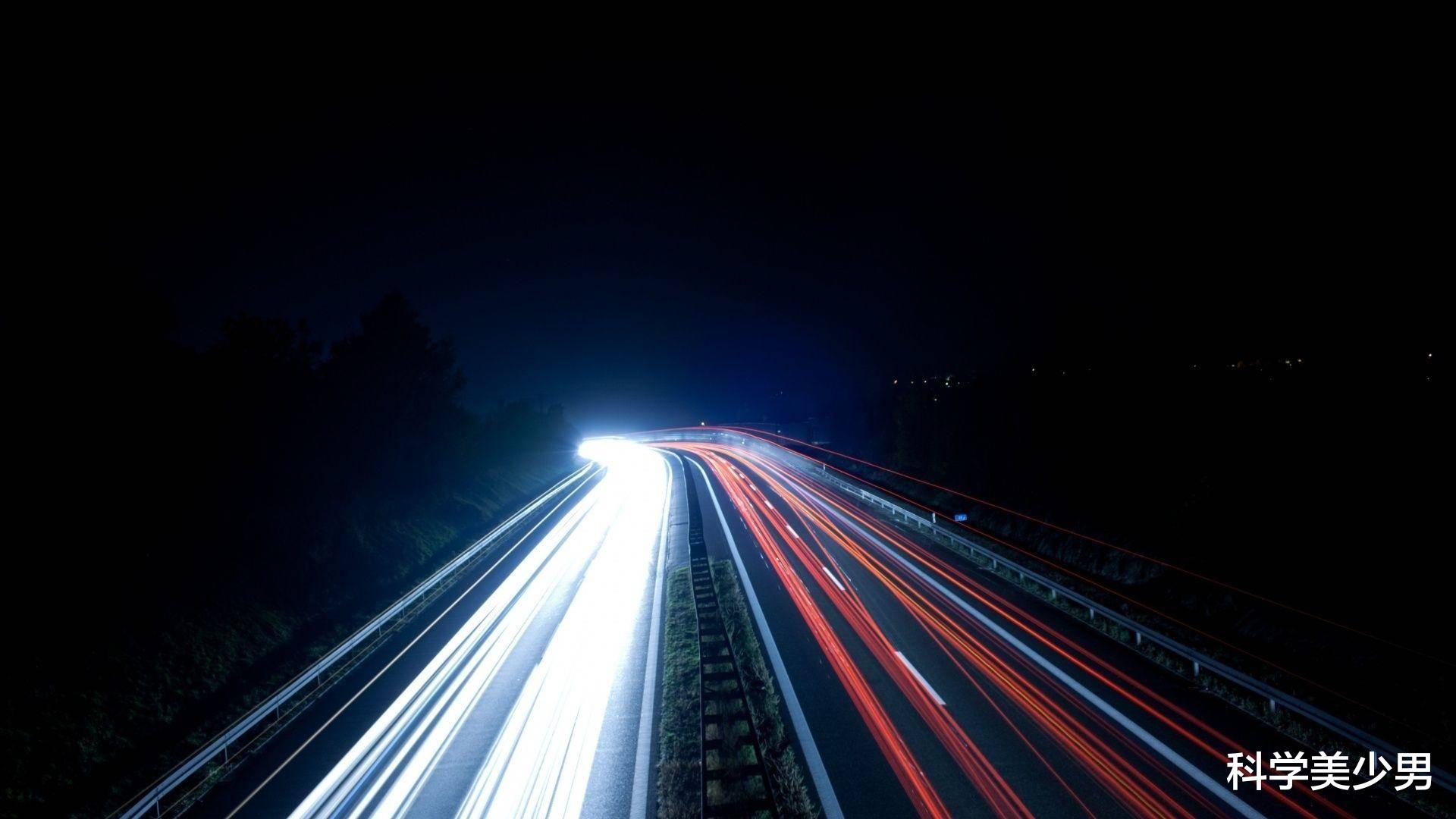 科学家|光没有的动力,速度如何达到30万km/s?科学家:光不快是万物慢了