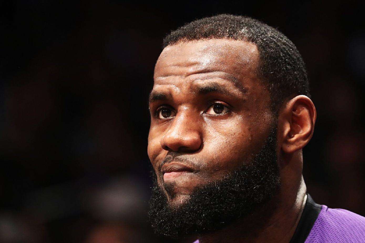 戴维斯|戴维斯98投56中拿下150分，巴特勒96投53中拿下157分，那么老詹呢？