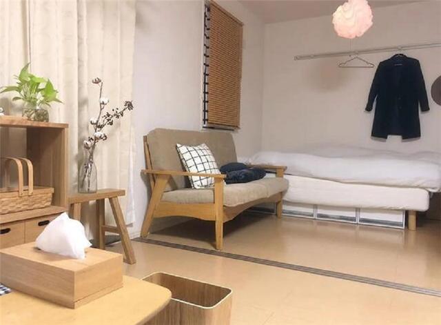 老年小妙招|在30㎡小房独居11年，为收纳连餐桌都不放过，过成日版王漫妮