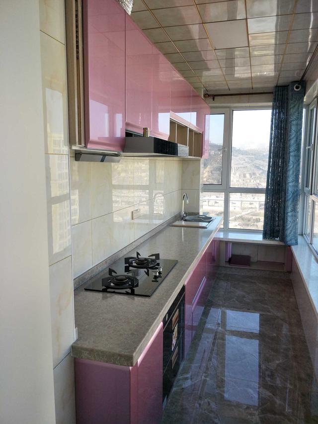 |周末去参观我小舅子新家，看到厨房我差点笑喷了